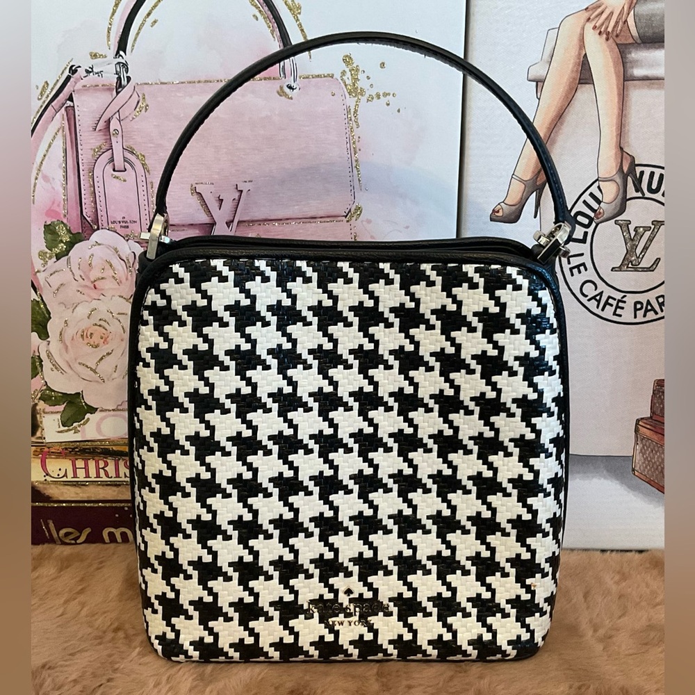 EUC Kate Spade Bucket bag - Picture 1 of 7